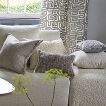 Indlæs billede til gallerivisning Designers Guild Pradelles Zinc Cushion