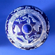 Indlæs billede til gallerivisning Daan Blue &amp; White Porcelain Vase, with Lid