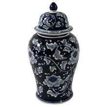 Indlæs billede til gallerivisning Daan Blue &amp; White Porcelain Vase, with Lid