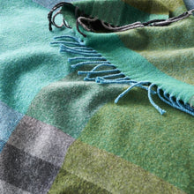 Load image into Gallery viewer, Designers Guild Bampton Emerald Woven Throw Detail