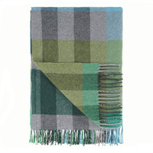 Load image into Gallery viewer, Designers Guild Bampton Emerald Woven Throw Reverse