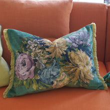 Load image into Gallery viewer, Designers Guild Fleurs d&#39;artistes Velours Vintage Green Cushion