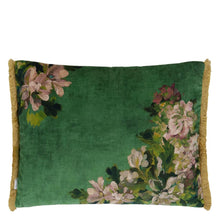 Indlæs billede til gallerivisning Designers Guild Fleurs d&#39;artistes Velours Vintage Green Cushion