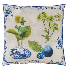 Indlæs billede til gallerivisning Designers Guild Kawana Cobalt Linen Cushion