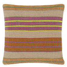 Indlæs billede til gallerivisning Designers Guild Mahakam Fuchsia Outdoor Cushion Front